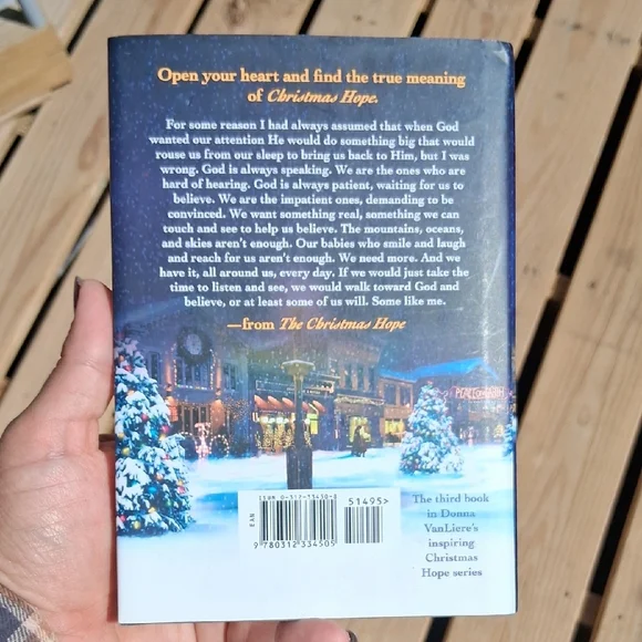The Christmas Hope by Donna VanLiere - Picture 2 of 3